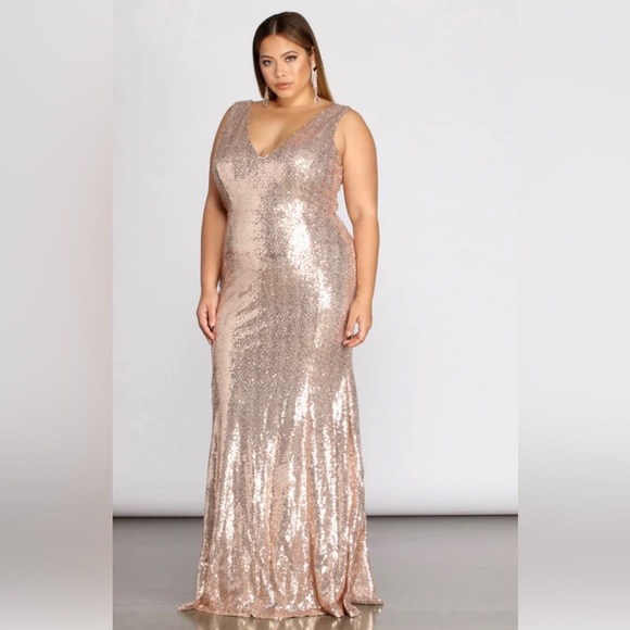Women’s Plus size Rose Gold Sequin long dress - Picture 3 of 13